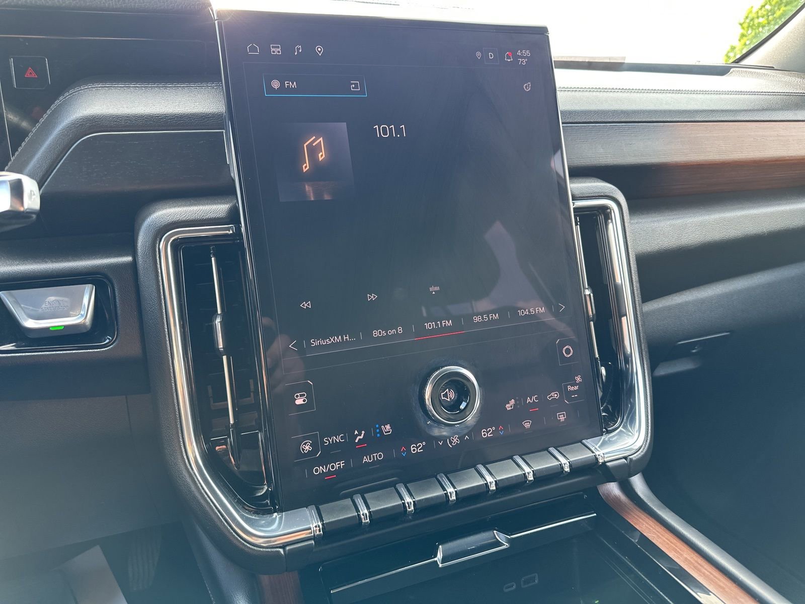 Used 2025 GMC Yukon XL Denali image 23