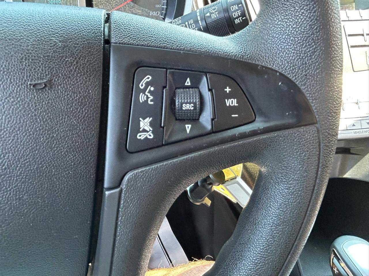 Used 2015 Chevrolet Equinox LS AWD/4WD image 19
