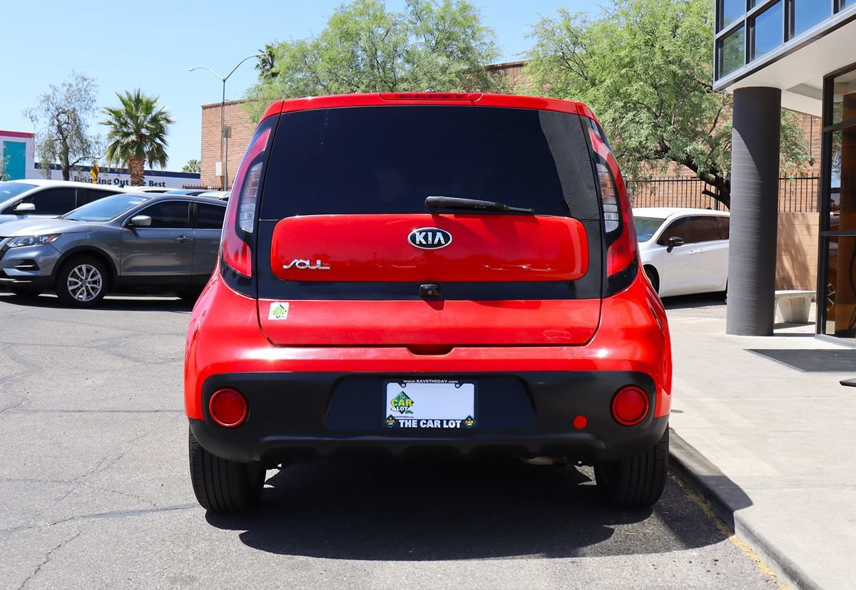 Used 2018 Kia Soul + FWD image 11