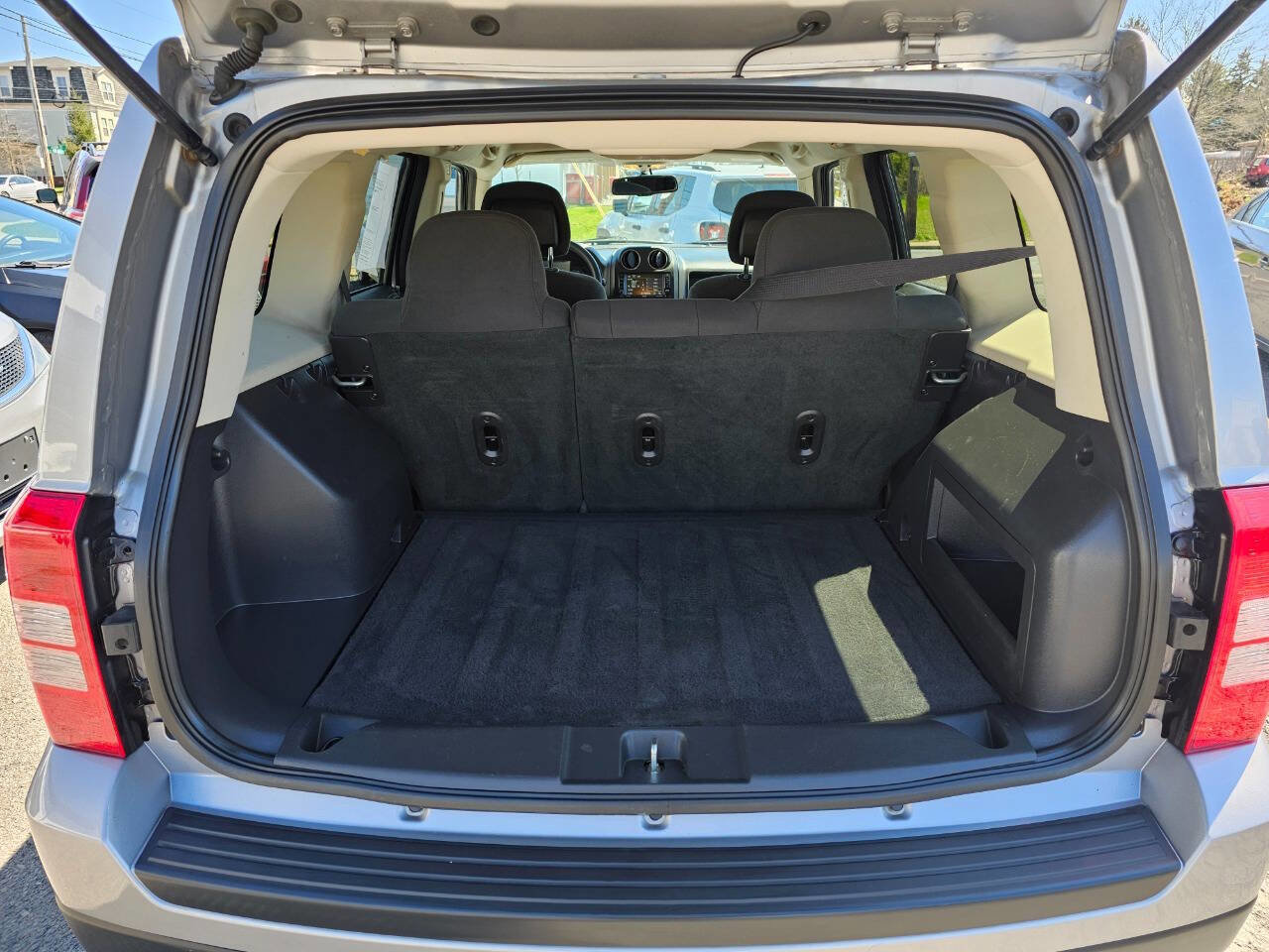 Used 2016 Jeep Patriot Sport w/ Power Value Group image 7
