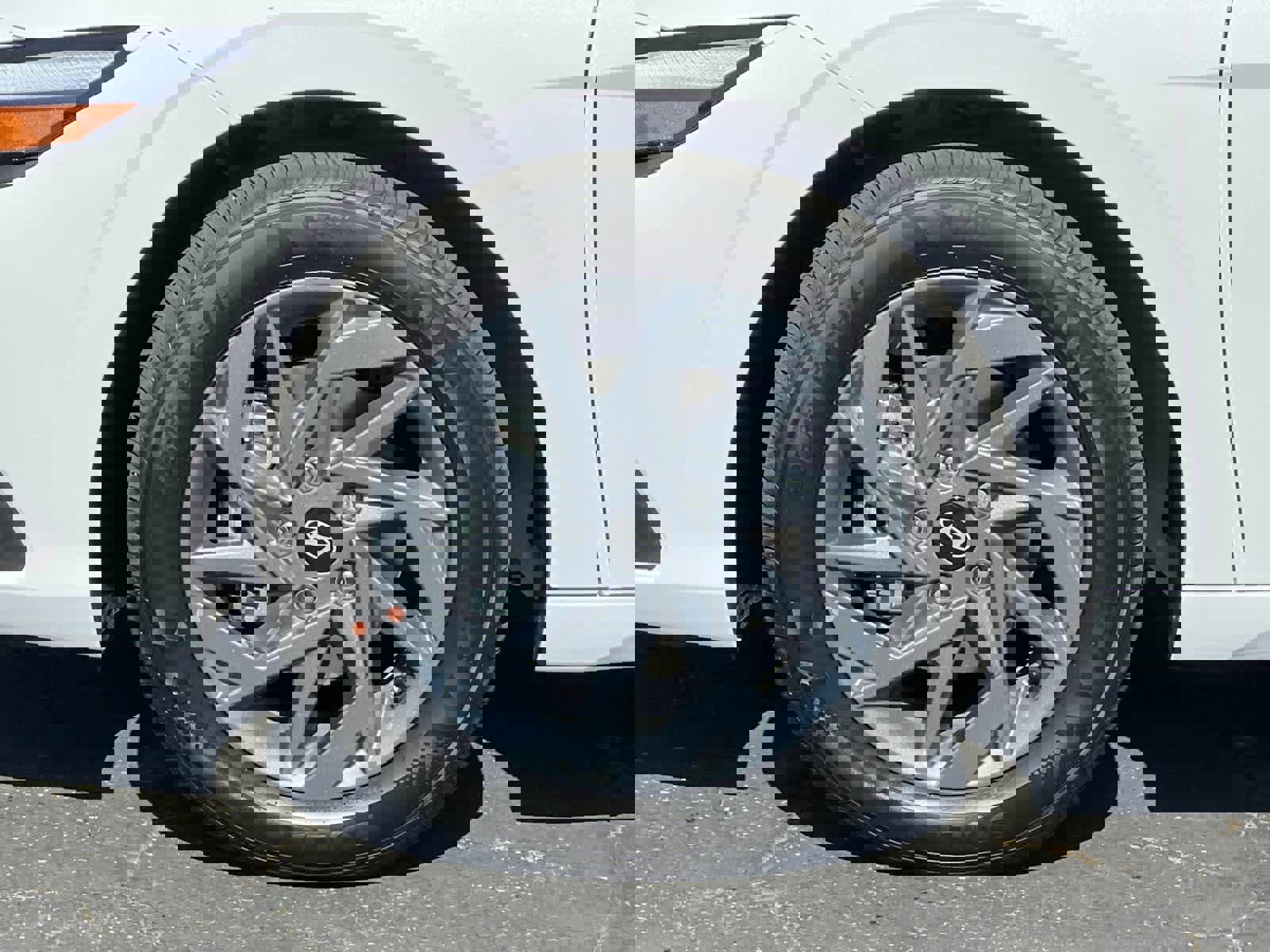 New 2025 Hyundai Elantra Blue image 24