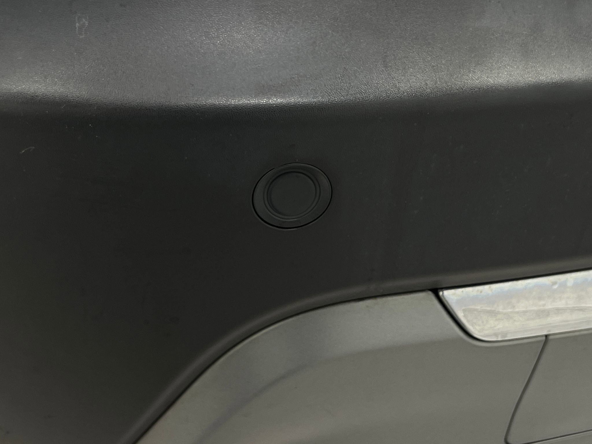 Used 2021 Jeep Cherokee Limited image 12