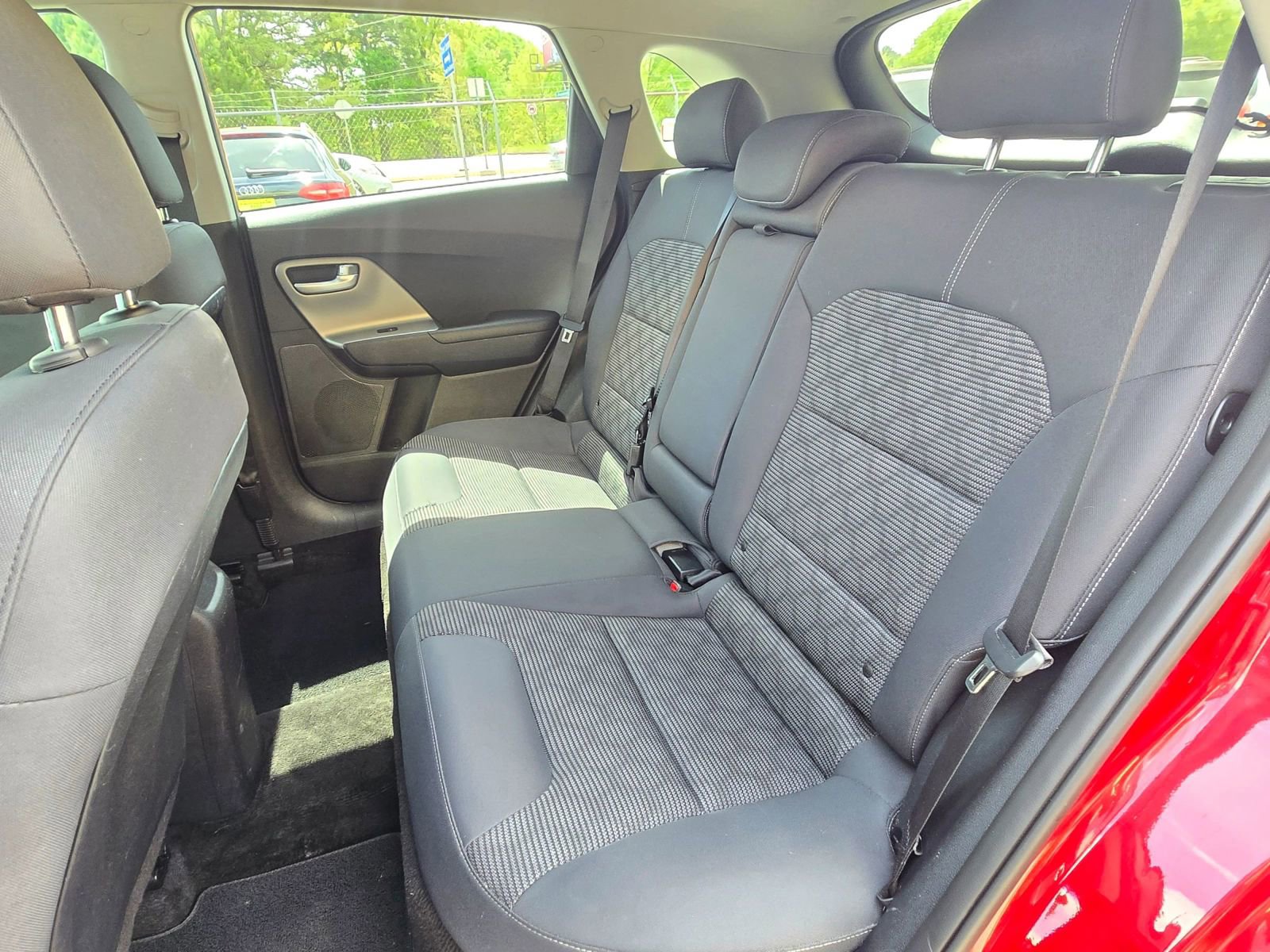 Used 2019 Kia Niro LX image 9