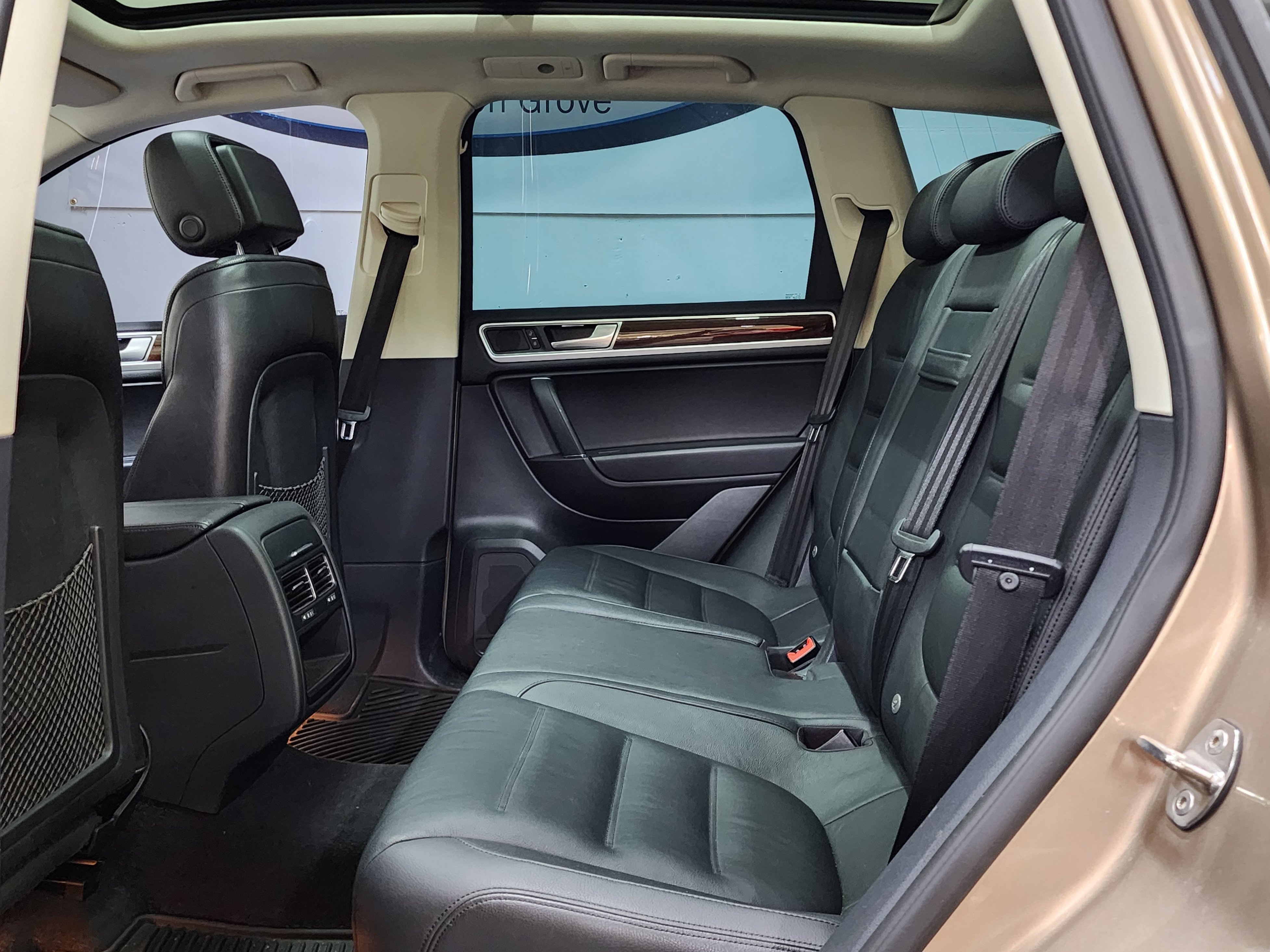 Used 2016 Volkswagen Touareg VR6 AWD/4WD image 18