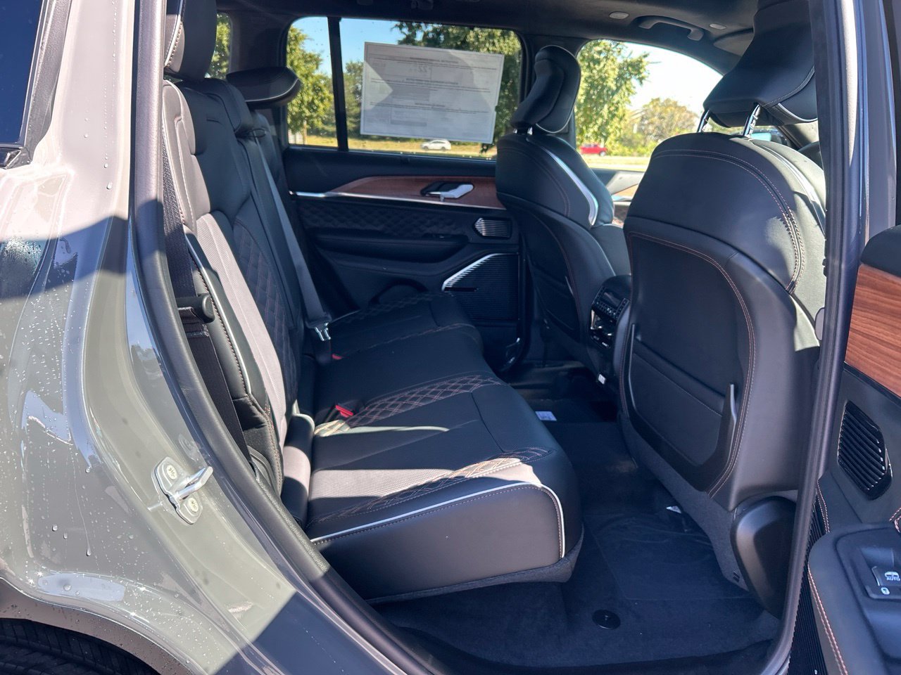 New 2027 Jeep Grand Cherokee Summit AWD/4WD image 13