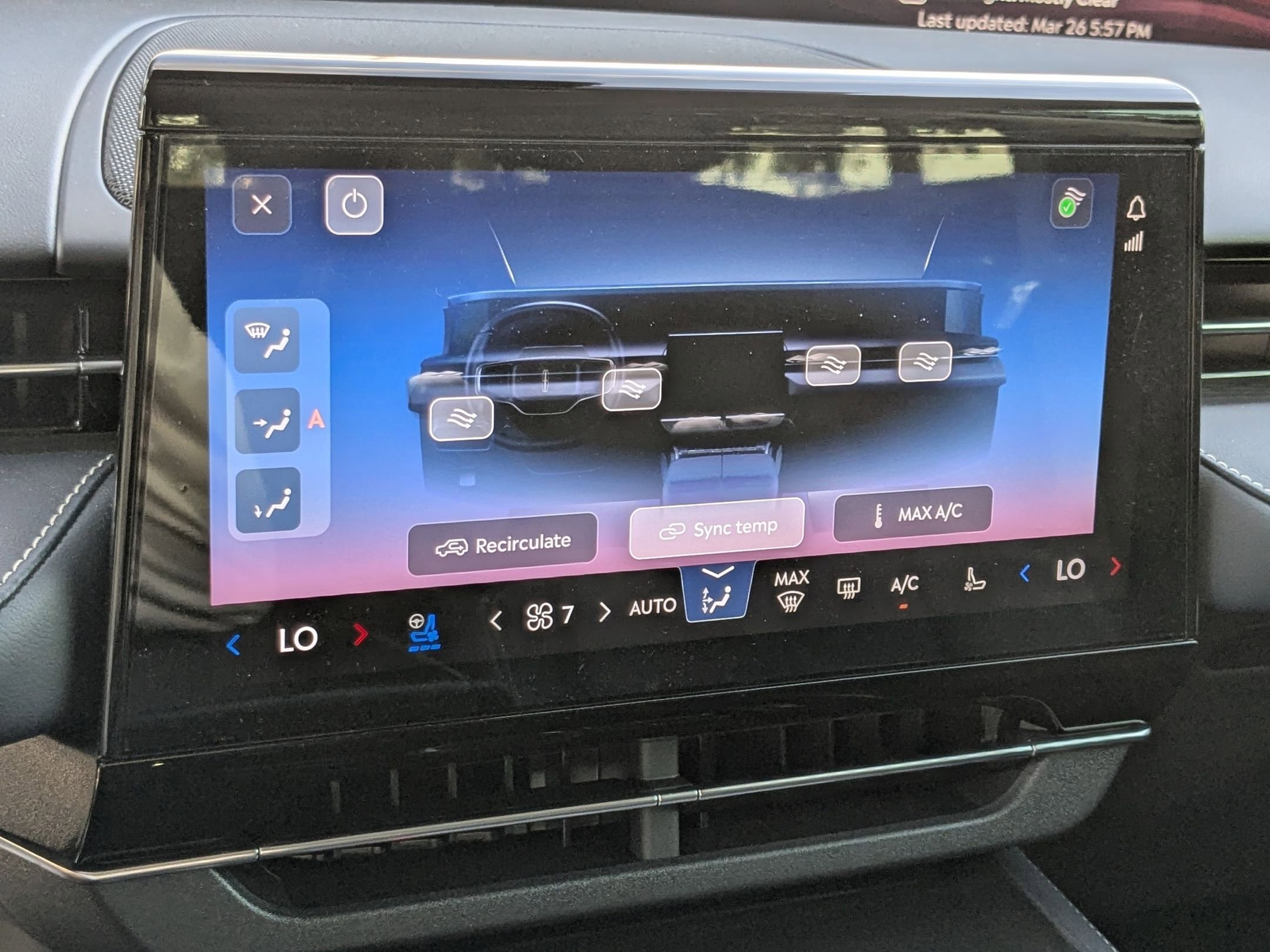 Used 2025 Lincoln Nautilus Reserve image 17