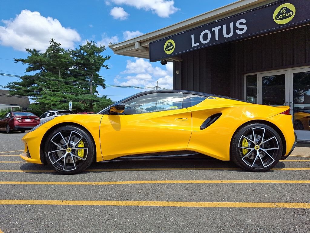 Used 2025 Lotus Emira image 2