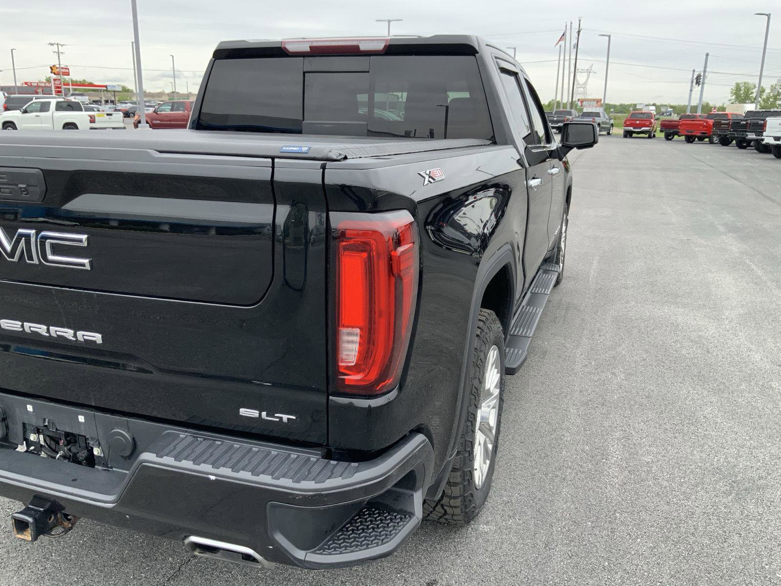 Used 2019 GMC Sierra 1500 SLT w/ SLT Convenience Package AWD/4WD image 16