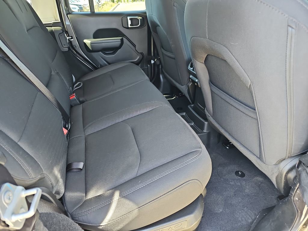 Used 2023 Jeep Wrangler Unlimited w/ Cold Weather Group image 12