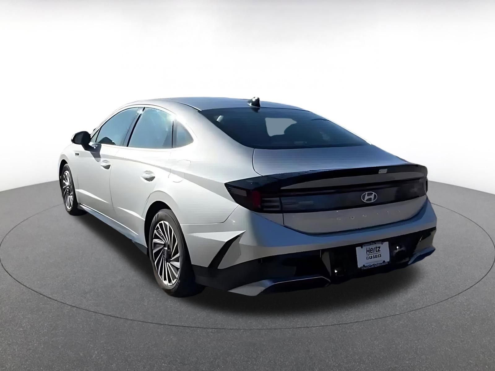 Used 2025 Hyundai Sonata SEL FWD image 4