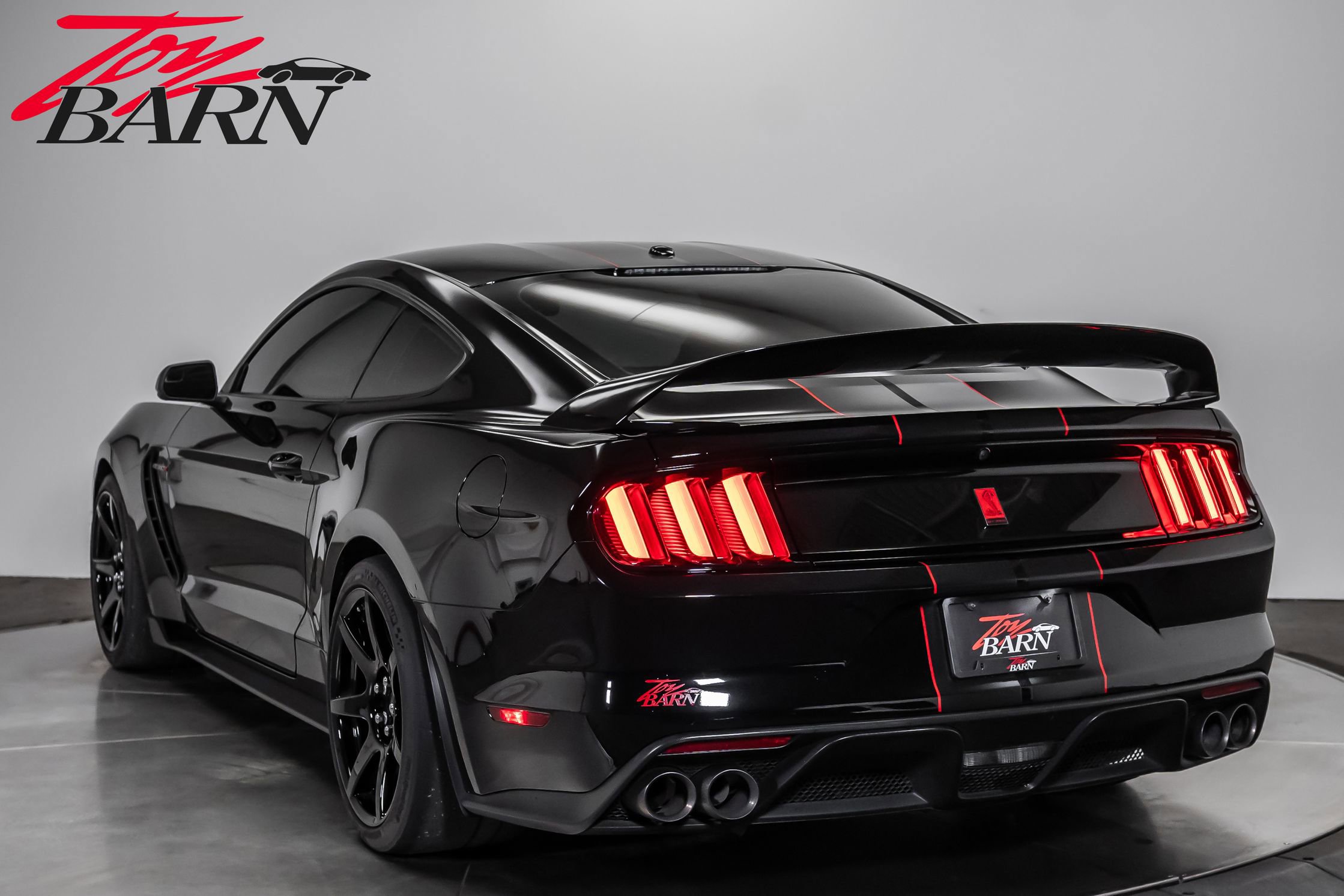 Used 2018 Ford Mustang Shelby GT350R w/ GT350R Equipment Group 920A image 12