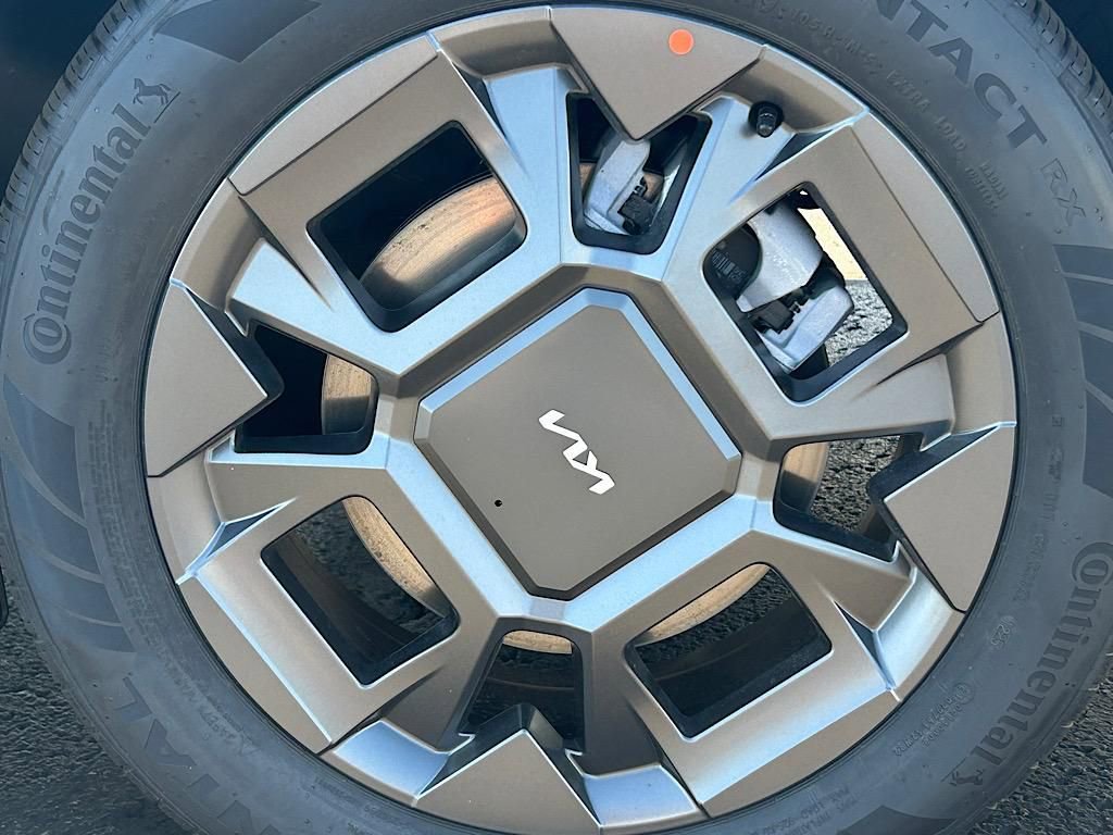 New 2026 Kia Carnival EX FWD image 24