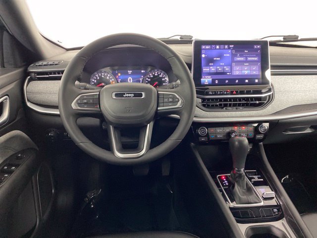 Used 2023 Jeep Compass Latitude w/ Convenience Group AWD/4WD image 19