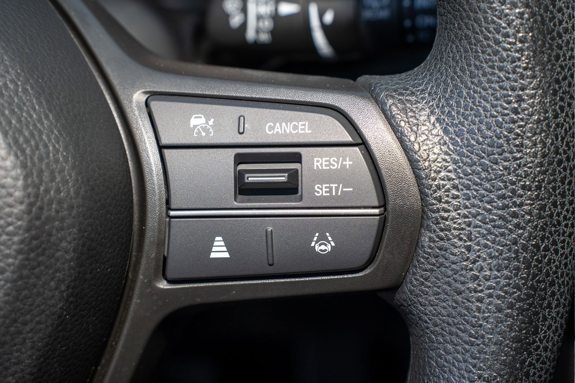 Certified 2025 Honda CR-V EX image 31