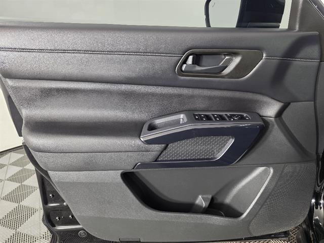 Used 2025 Nissan Pathfinder S w/ Cargo Package image 42