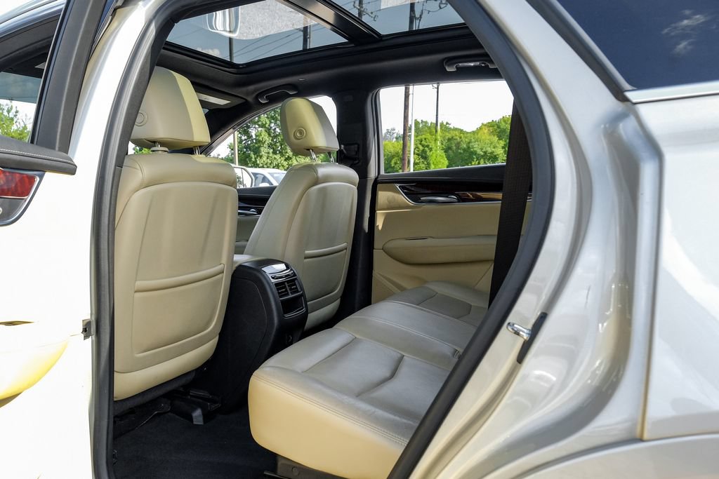 Used 2017 Cadillac XT5 Luxury w/ Driver Awareness Package FWD image 39