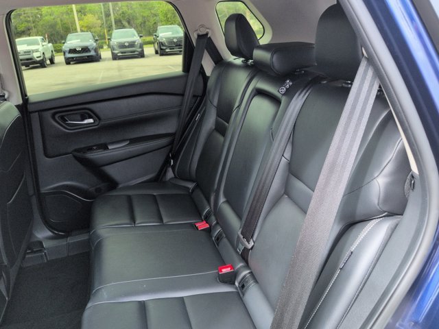 Used 2025 Nissan Rogue SL FWD image 15