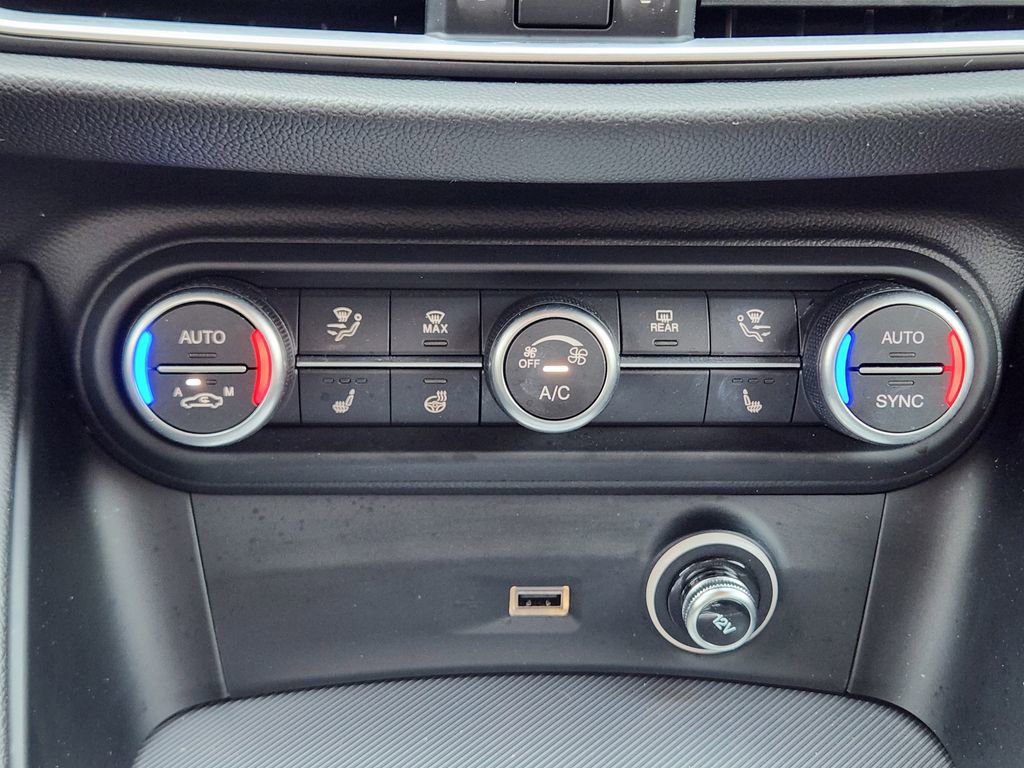 Used 2022 Alfa Romeo Stelvio Veloce image 19