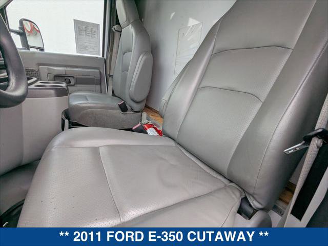 Used 2011 Ford E-350 and Econoline 350 Super Duty RWD image 15
