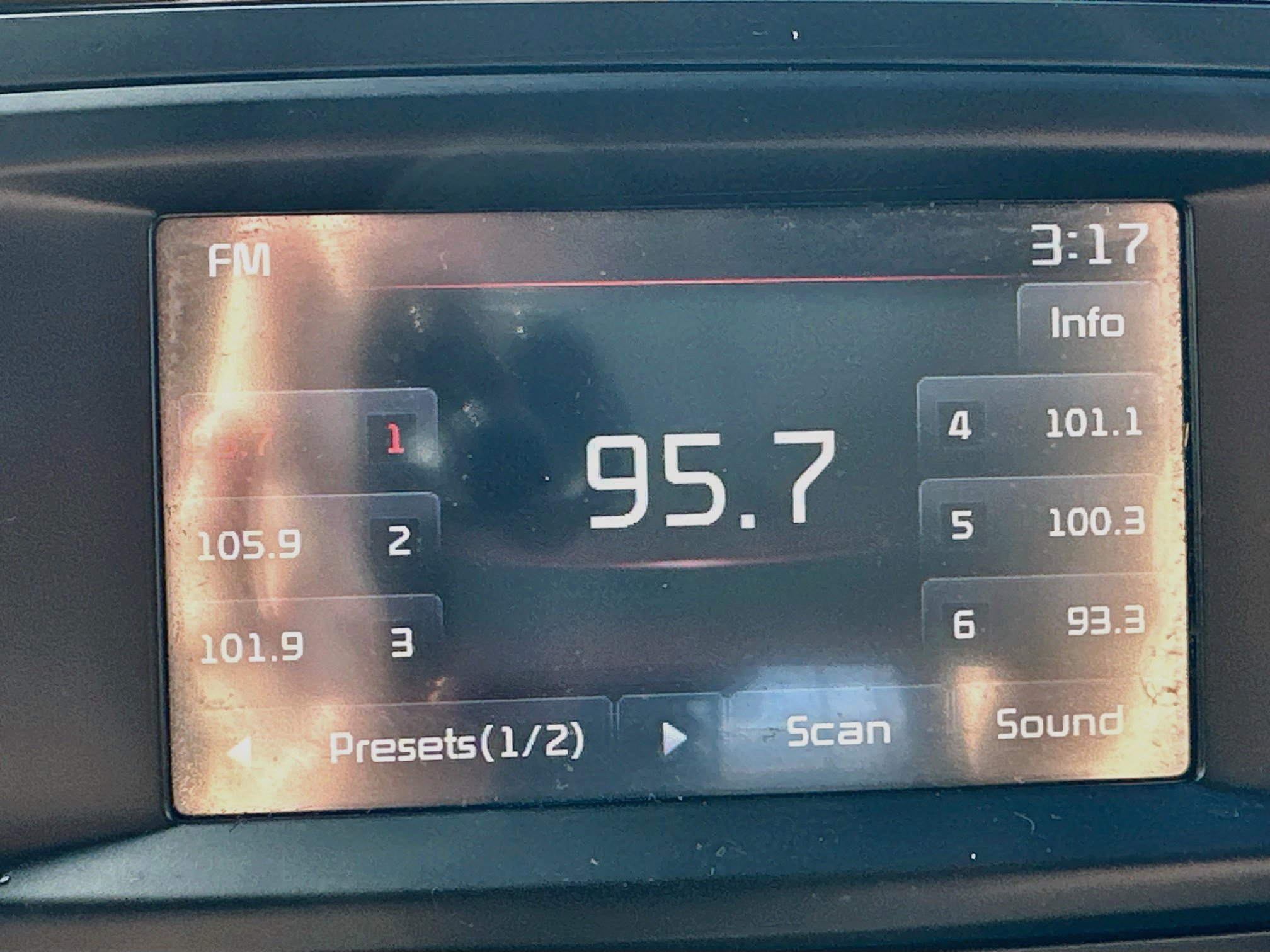 Used 2016 Kia Soul ! FWD image 19