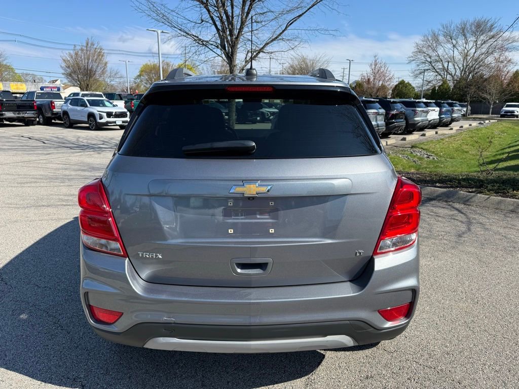 Used 2020 Chevrolet Trax LT w/ LT Convenience Package FWD image 4