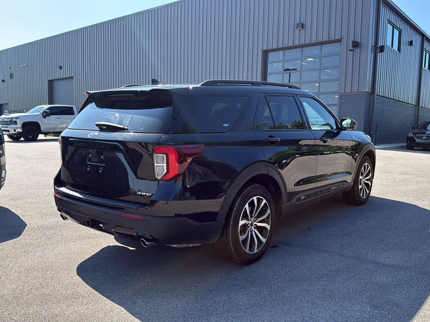 Used 2022 Ford Explorer ST-Line w/ Class IV Trailer Tow Package AWD/4WD image 3