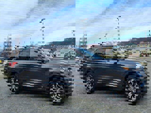Used 2020 Ford Explorer Platinum w/ Premium Technology Package image 5