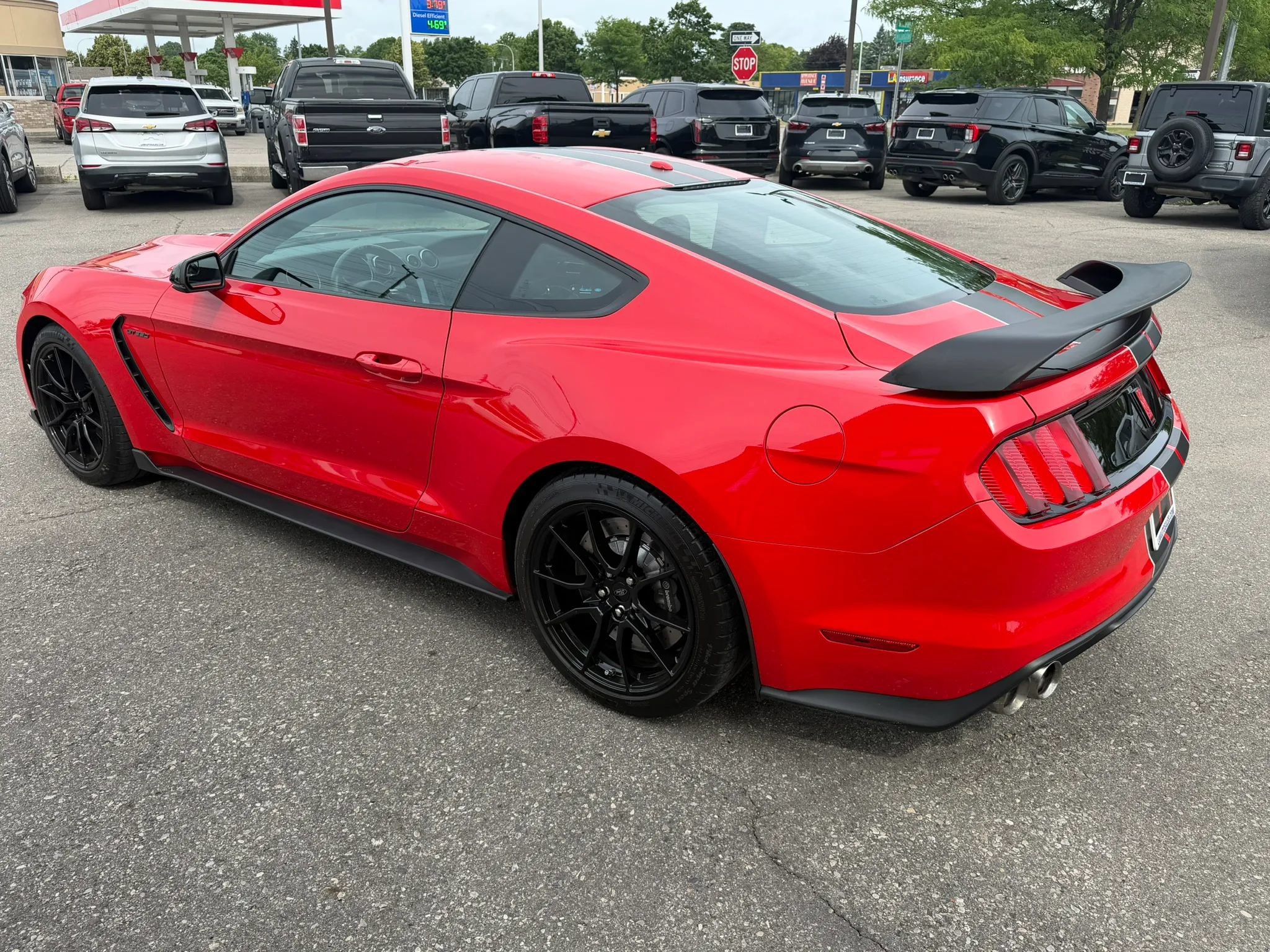 Used 2017 Ford Mustang Shelby GT350 RWD image 3