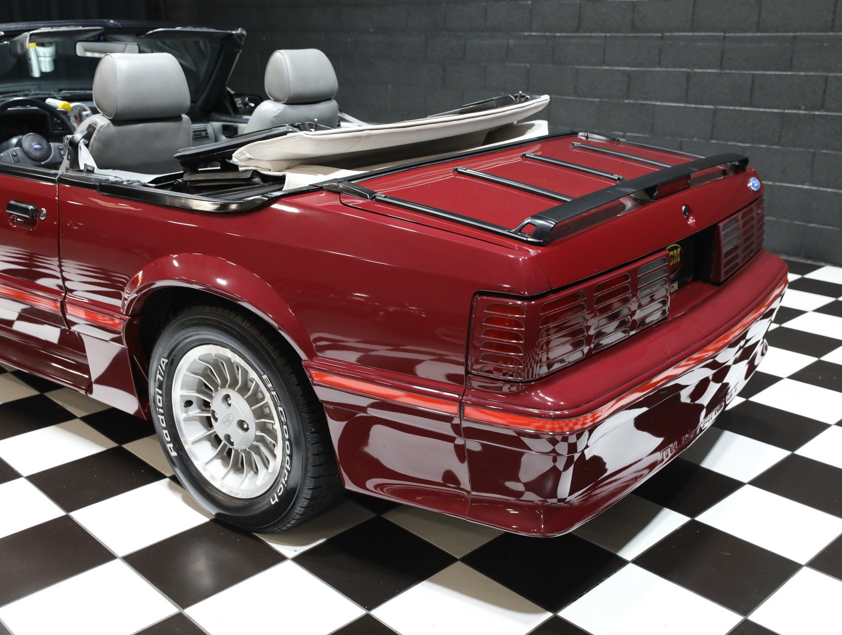Used 1987 Ford Mustang GT RWD image 31