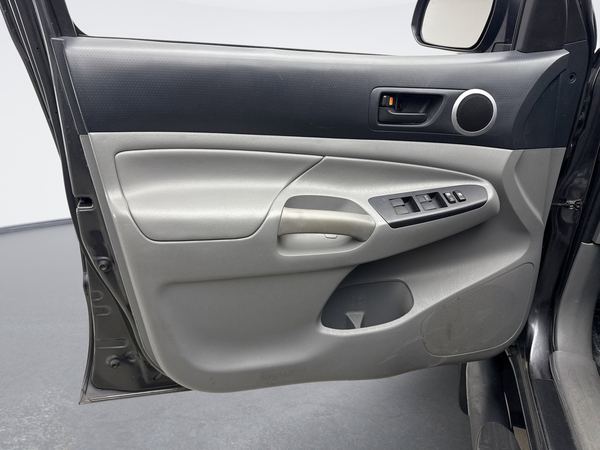 Used 2013 Toyota Tacoma 4x4 Double Cab image 9