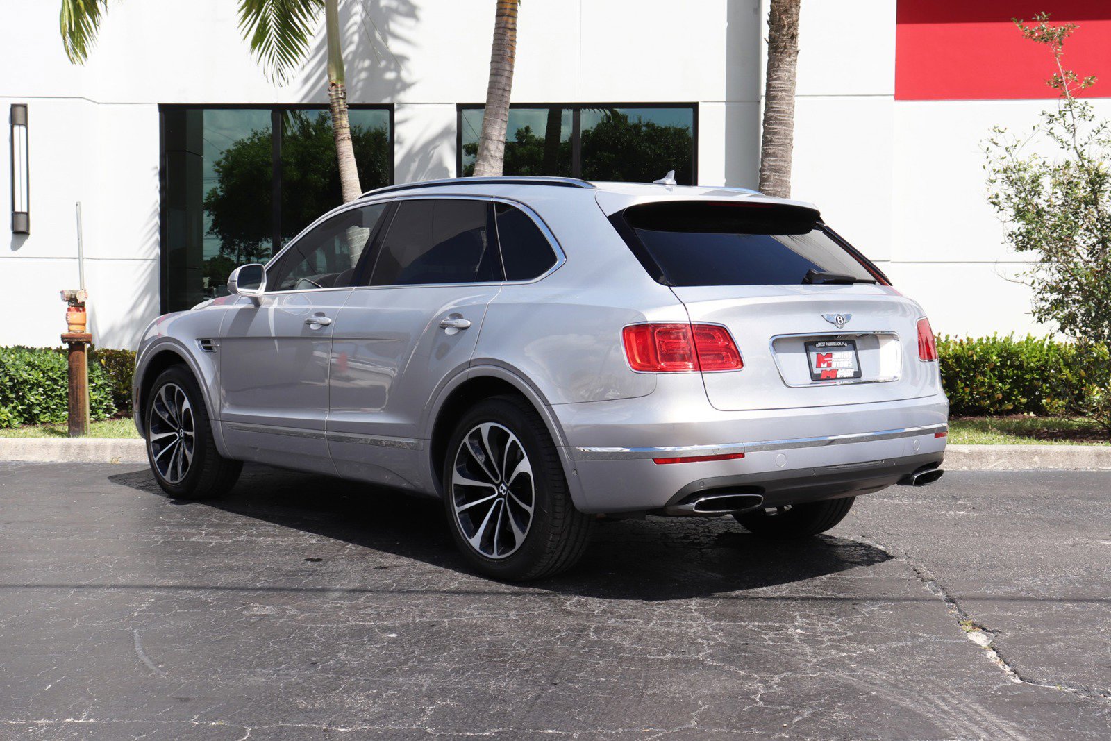 Used 2017 Bentley Bentayga image 31