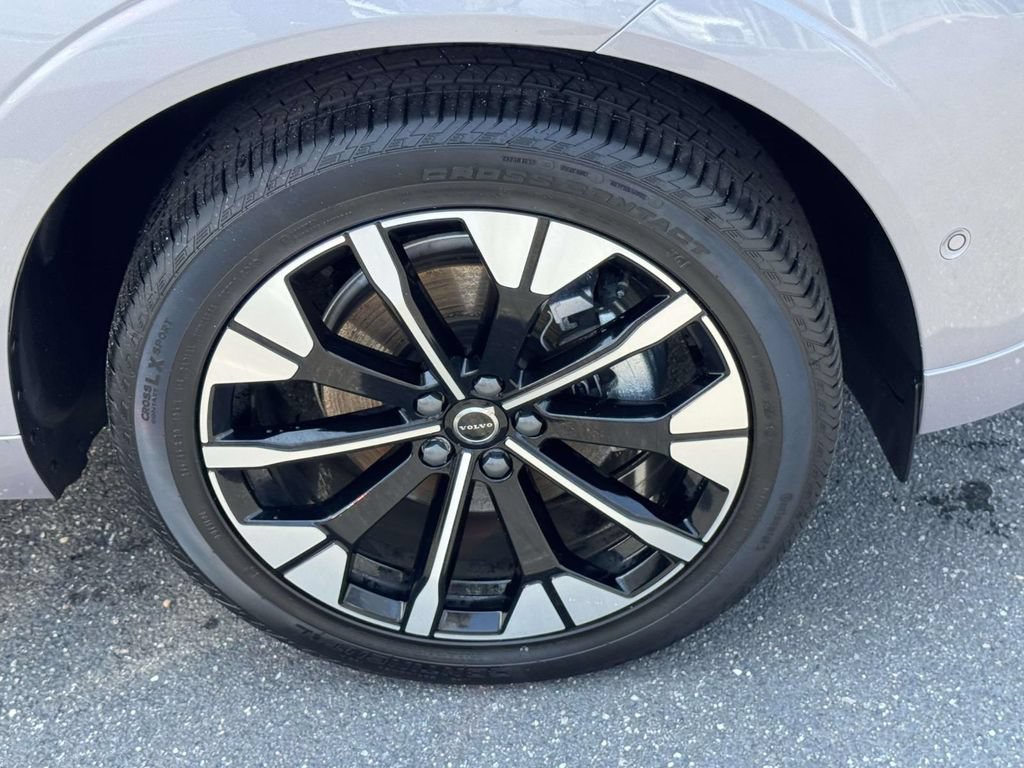 Certified 2026 Volvo XC60 B5 Plus w/ Protection Package Premier AWD/4WD image 5