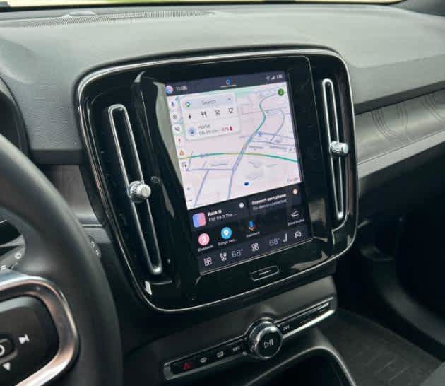 Used 2023 Volvo XC40 Recharge Ultimate w/ Protection Package Premier AWD/4WD image 4