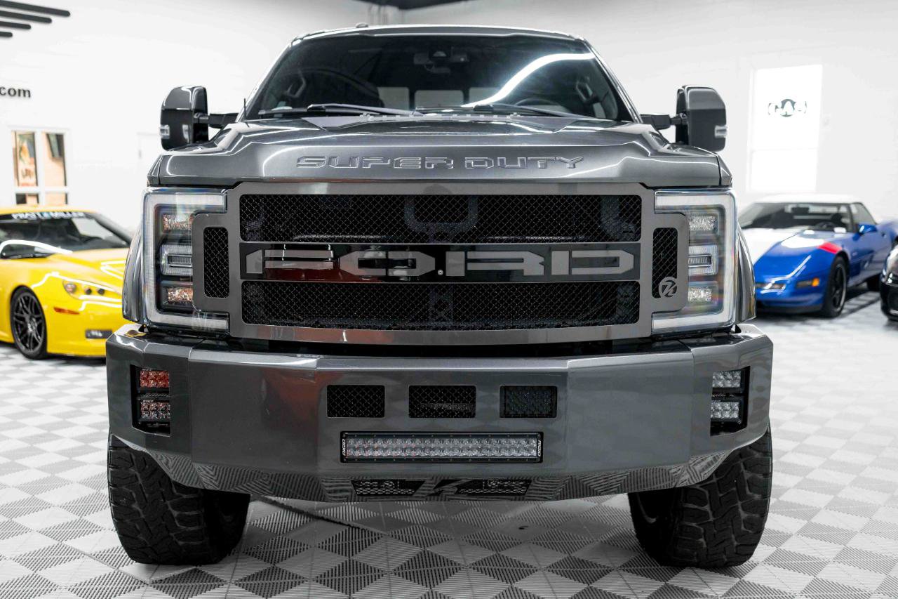 Used 2017 Ford F250 Platinum w/ Platinum Ultimate Package AWD/4WD image 4
