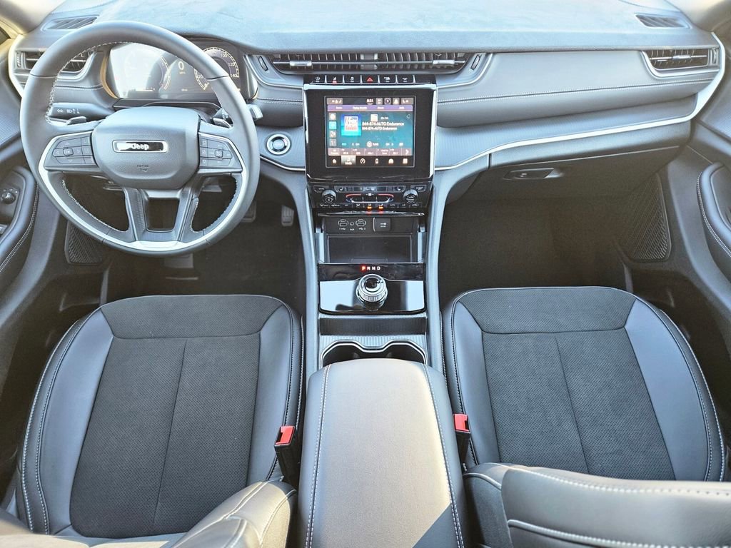 New 2025 Jeep Grand Cherokee Altitude image 9