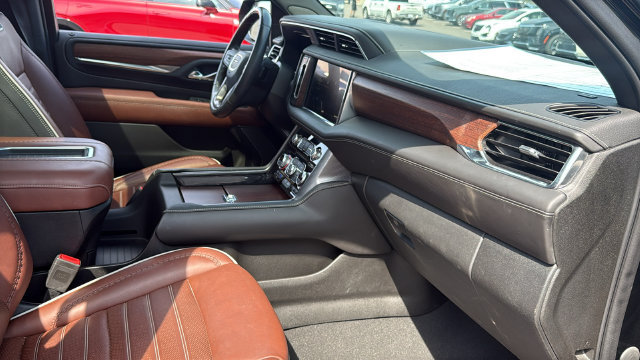 Used 2023 GMC Yukon Denali Ultimate AWD/4WD image 14