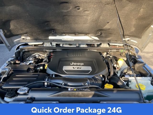 Used 2017 Jeep Wrangler Unlimited Sahara AWD/4WD image 12