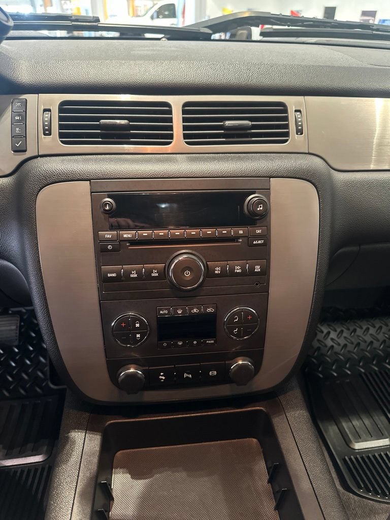 Used 2014 Chevrolet Silverado 3500 LTZ w/ LTZ Plus Package AWD/4WD image 10