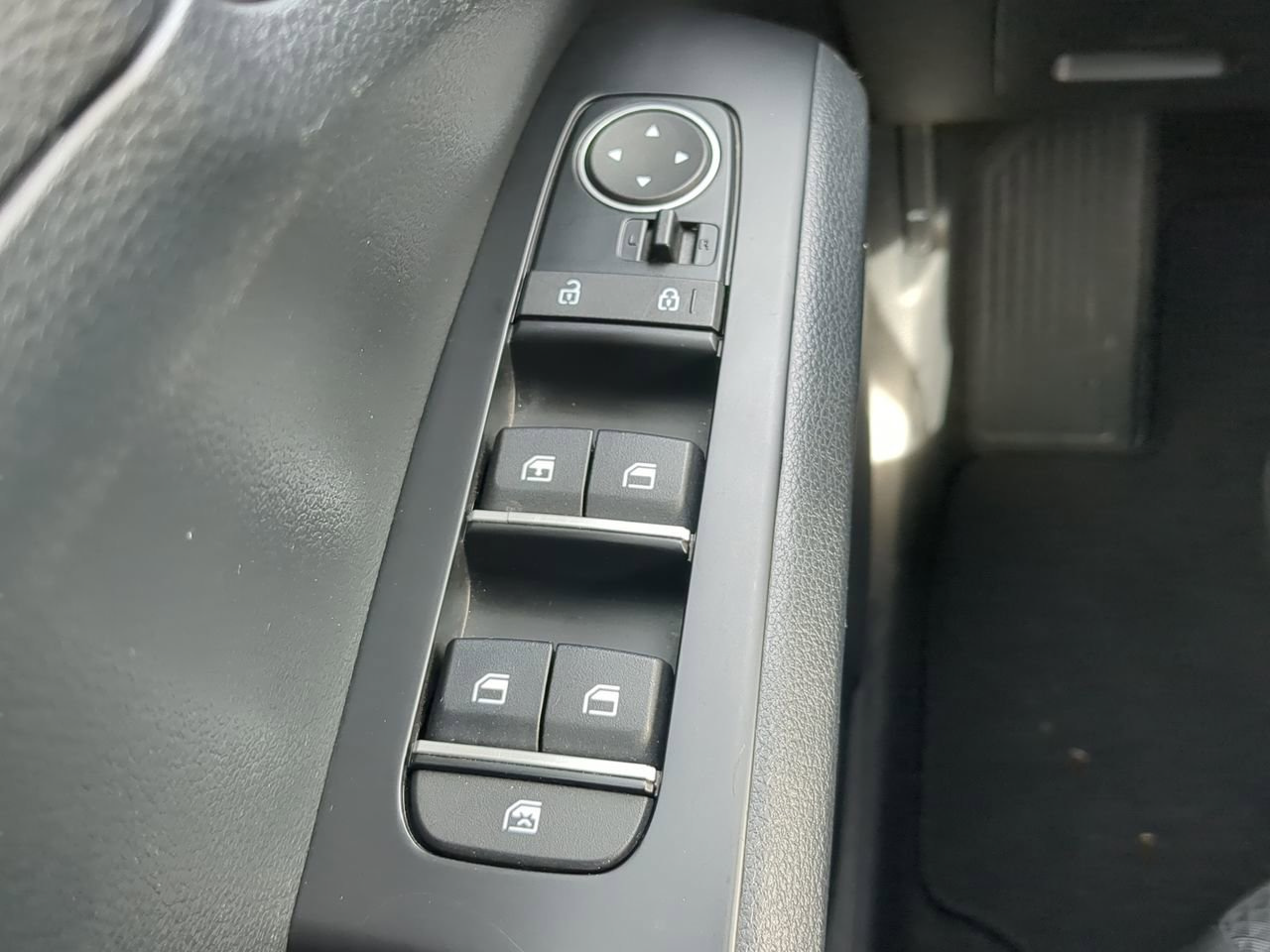 Certified 2023 Kia Soul LX w/ Option Group 015 FWD image 19