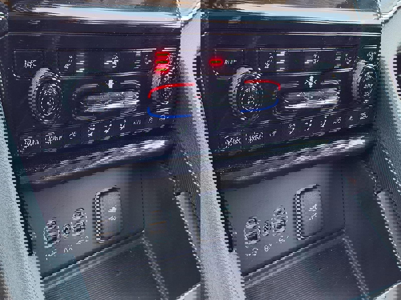 Used 2024 Jeep Grand Cherokee L Laredo w/ Luxury Tech Group I image 14