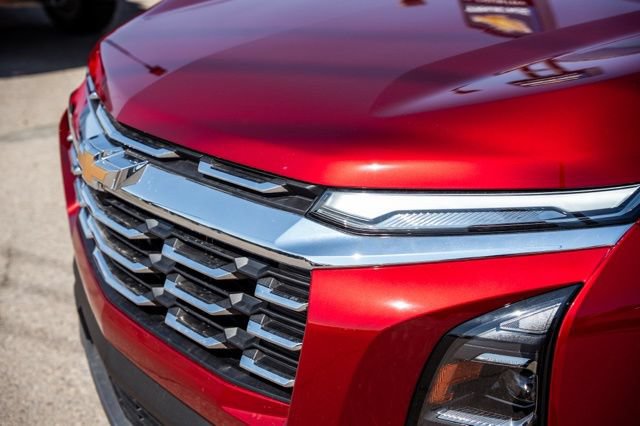 New 2027 Chevrolet Equinox LT w/ Safety and Technology Package FWD image 11