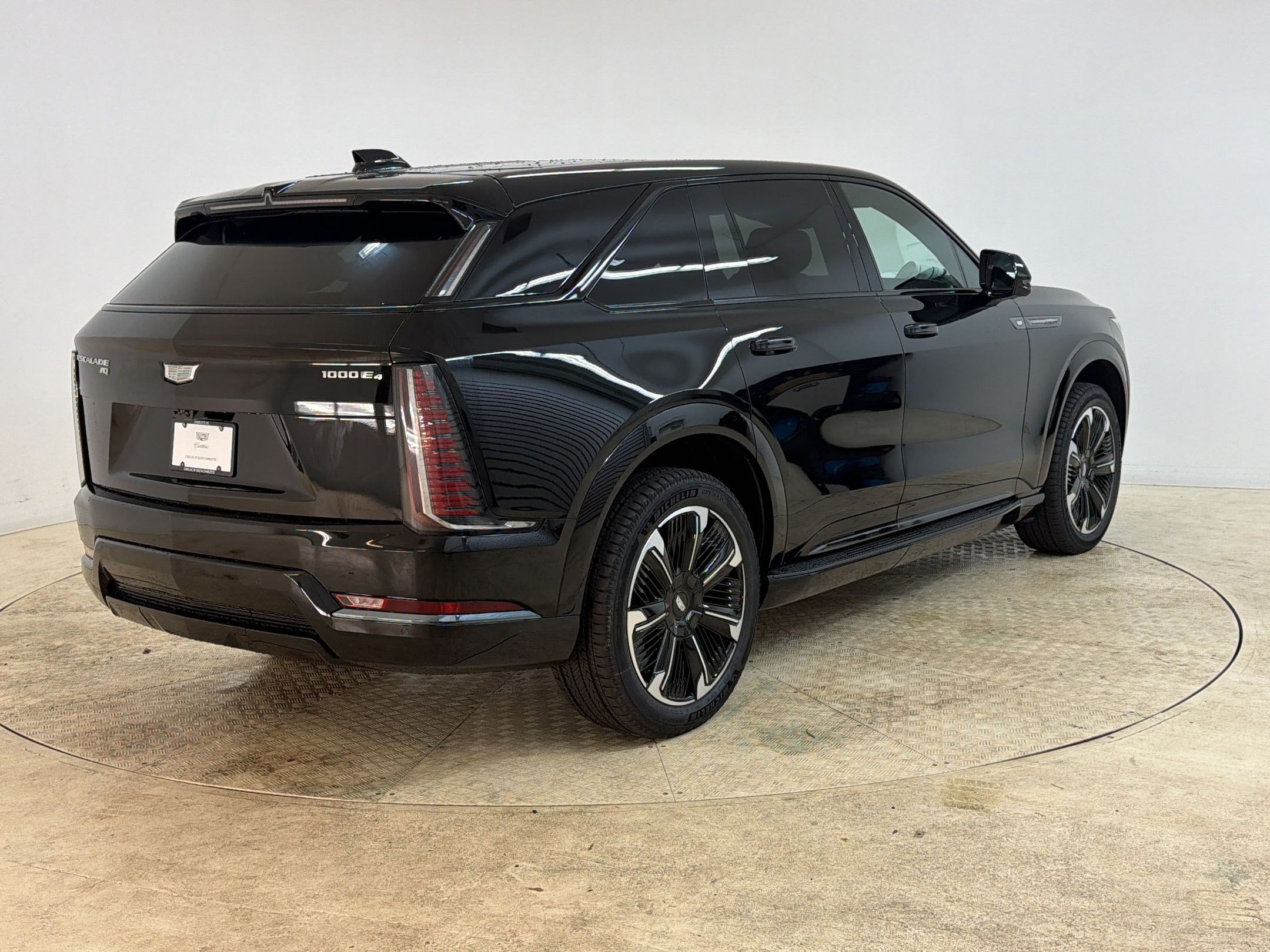 New 2026 Cadillac Escalade IQ Sport 2 w/ LPO, Floor Liner Package AWD/4WD image 9