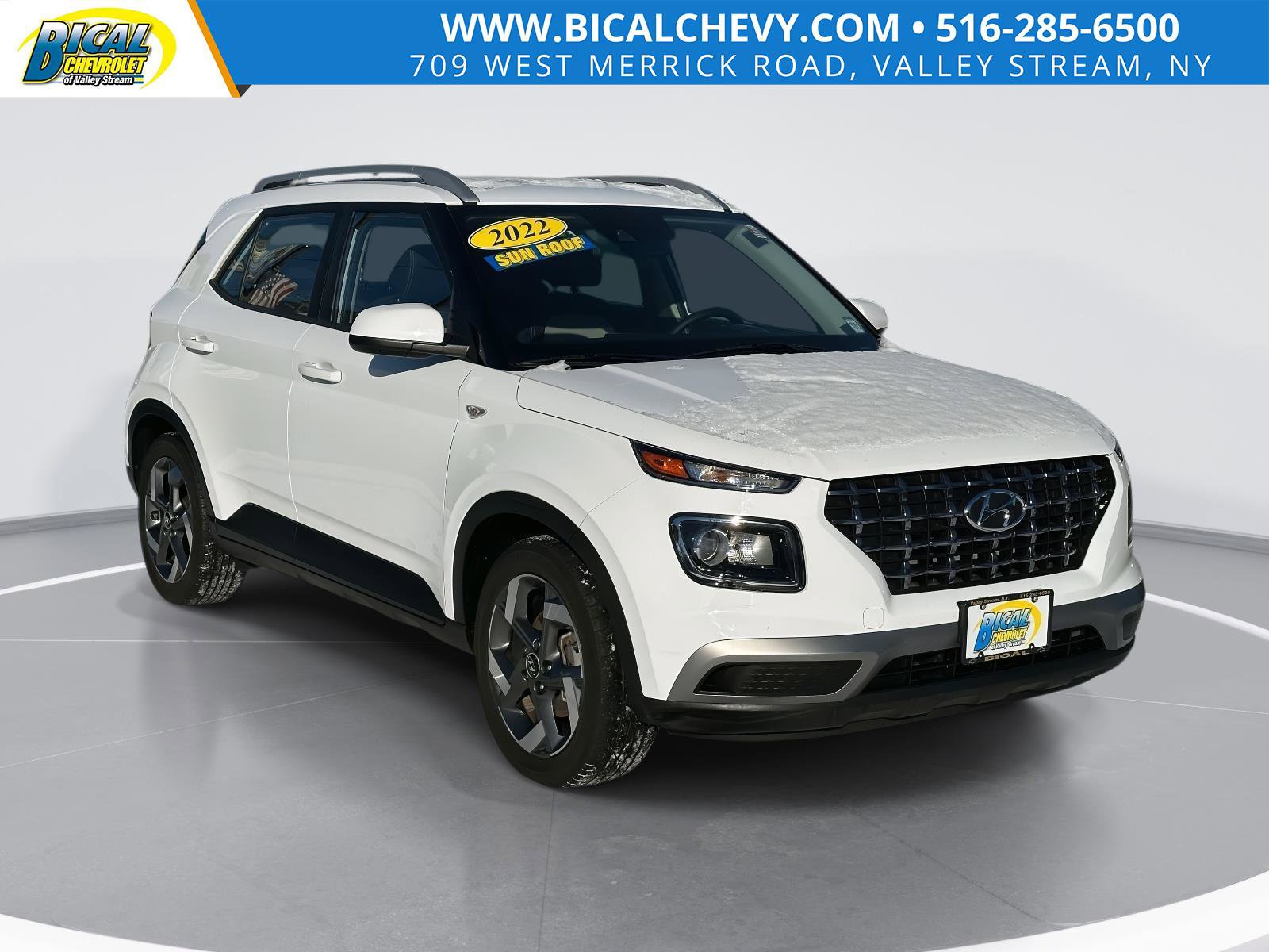 Used 2022 Hyundai Venue SEL w/ Cargo Package image 1