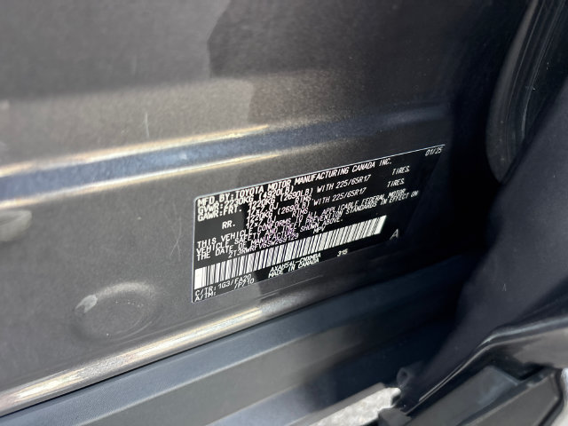 Used 2025 Toyota RAV4 XLE AWD/4WD image 33