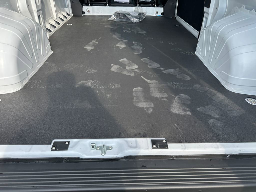 New 2025 RAM ProMaster 2500 w/ Quick Order Package 22G SLT image 17