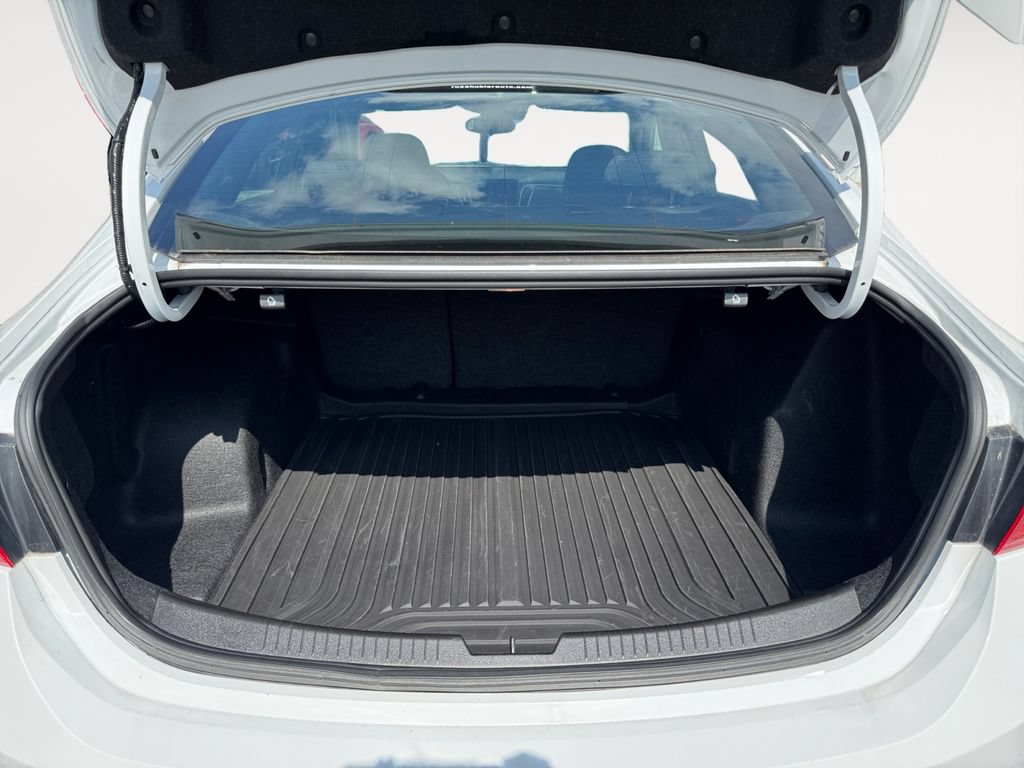 Used 2023 Chevrolet Malibu RS w/ LPO, Floor Liner Package FWD image 5