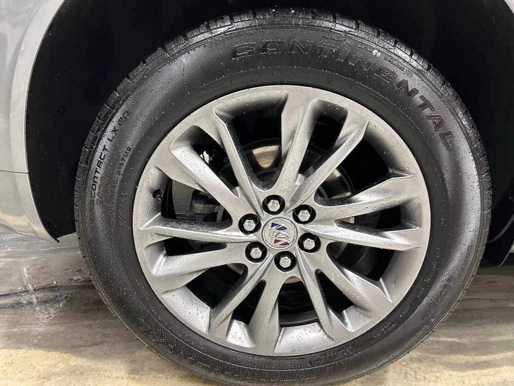 Used 2023 Buick Enclave Avenir w/ Avenir Technology Package image 26