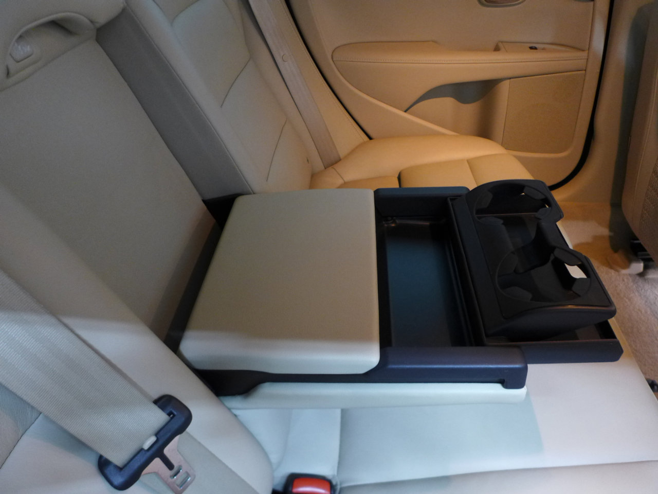 Used 2016 Volvo XC70 T5 Platinum w/ Protection Package image 54