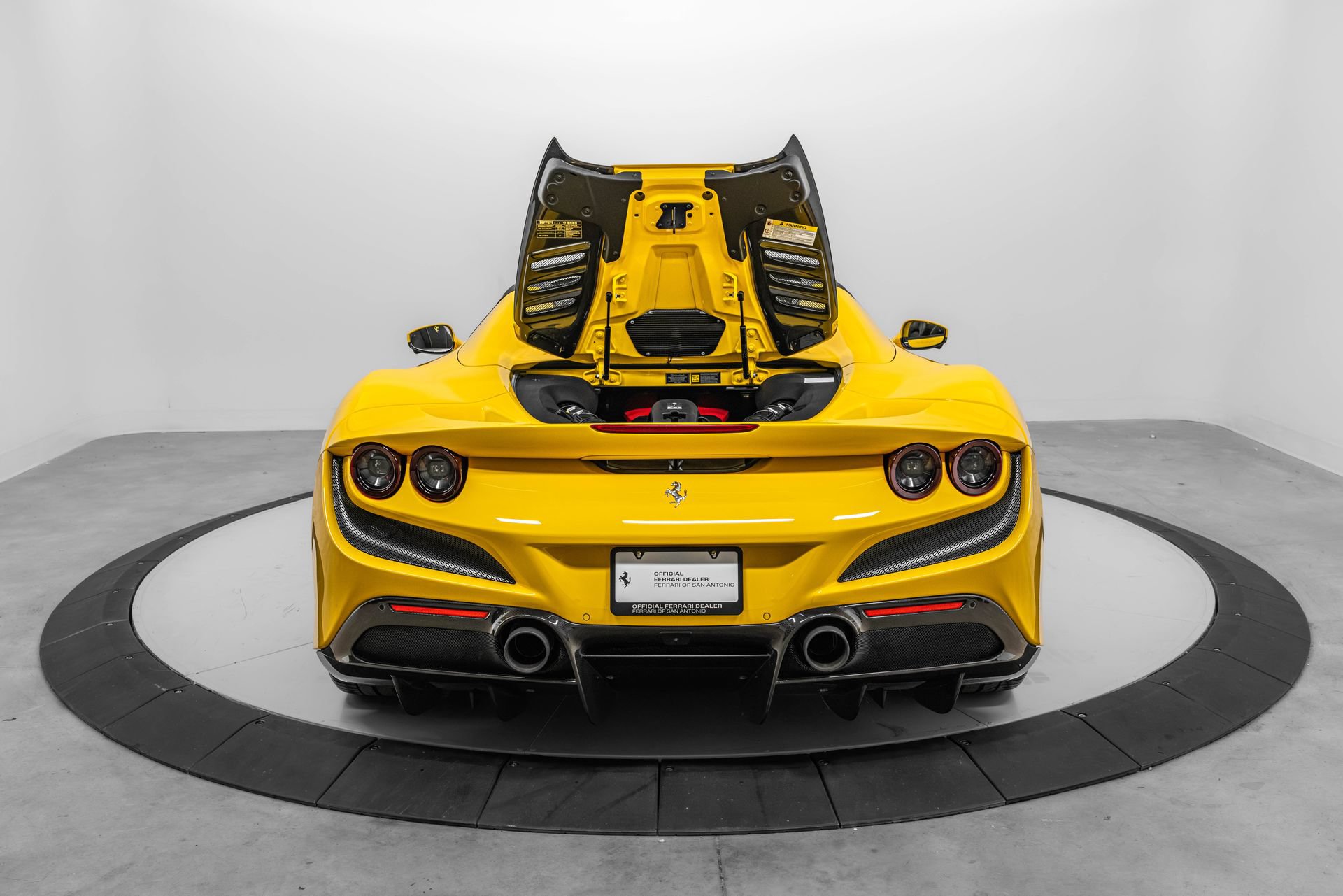 Certified 2022 Ferrari F8 Tributo RWD image 20