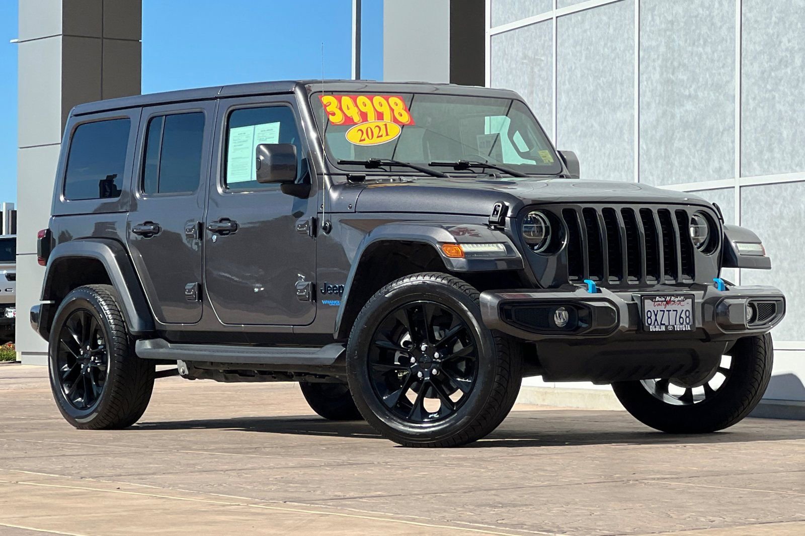 Used 2021 Jeep Wrangler Unlimited Sahara image 2